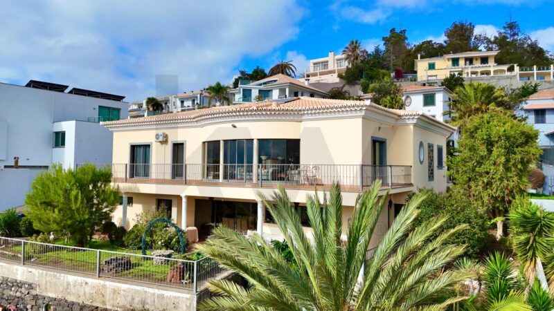 Detached T4 Villa with Panoramic View