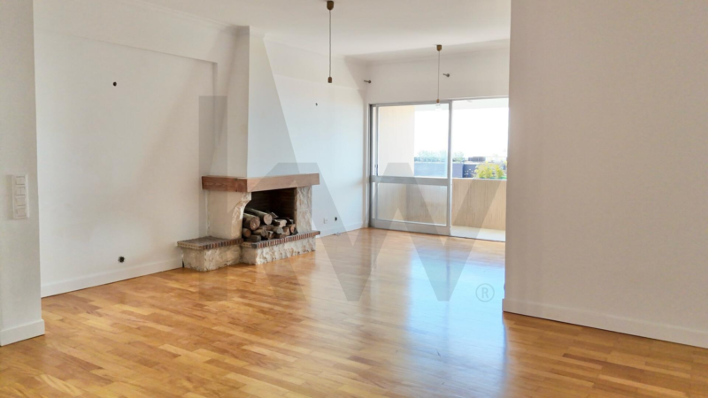 Top-Floor T3 with Panoramic Ocean Views